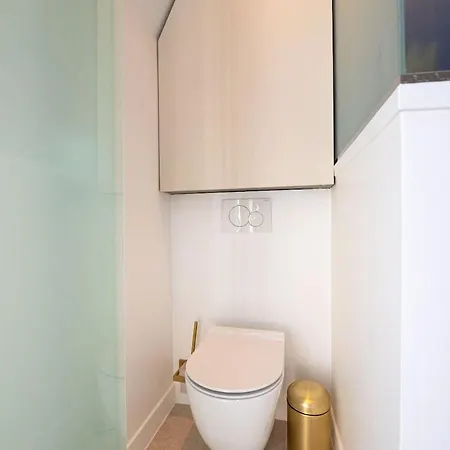 Eiffel Tower View باريس