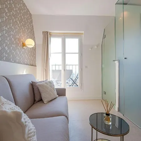 아파트 Eiffel Tower View *